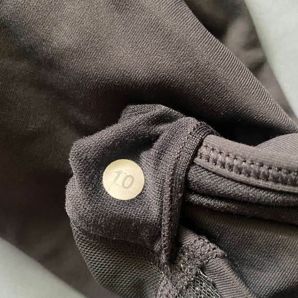 Lululemon Gray V-Neck Racerback Sports Bra Women’s Size 10 - Picture 6 of 6